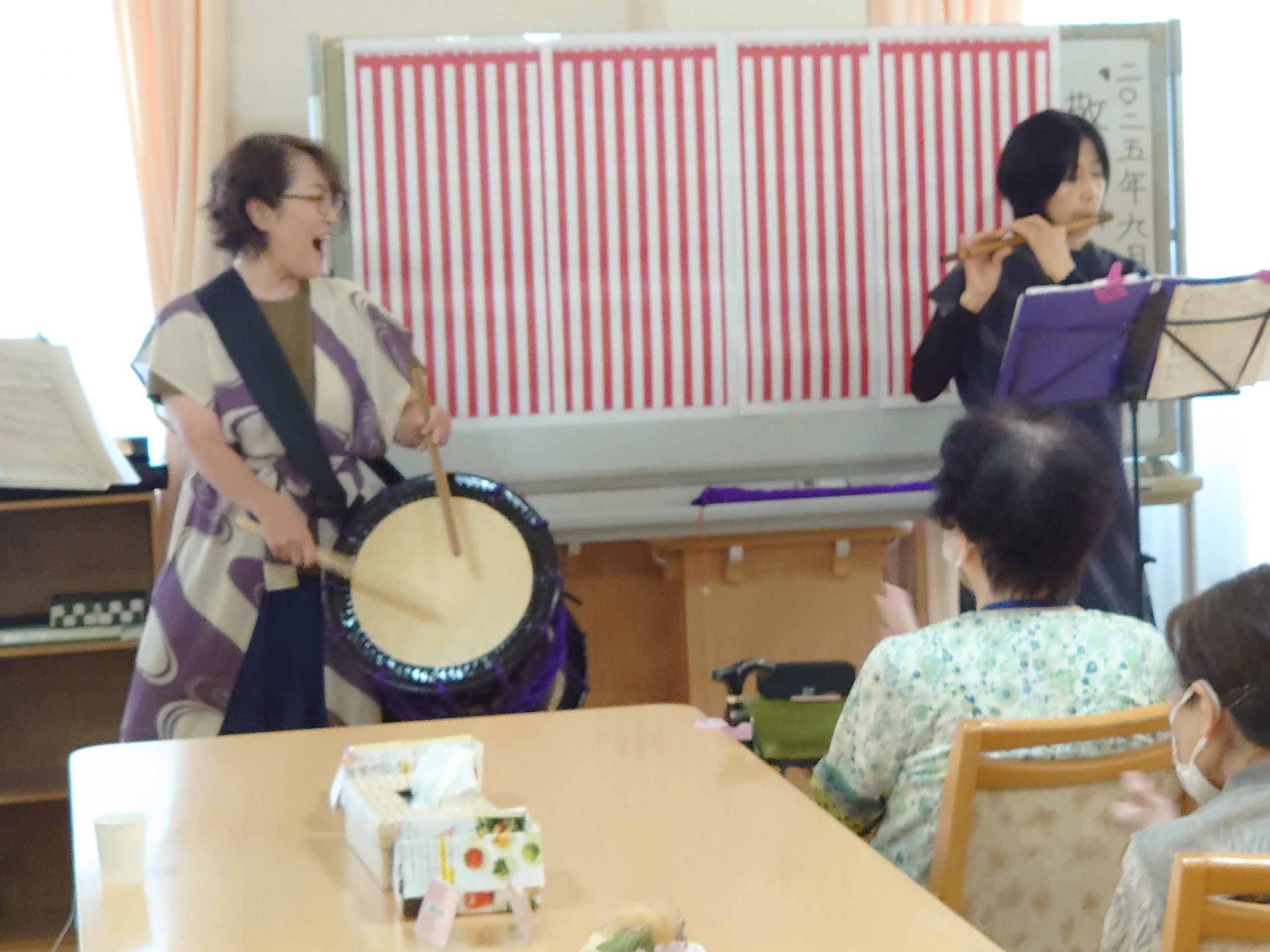 【心に響く篠笛の音色】リフレア村松敬老会のひと時
