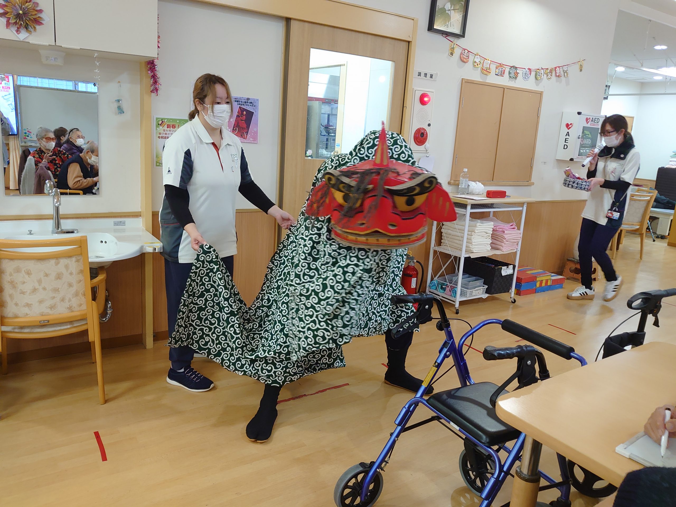 【新年行事】デイサービスに獅子舞がやってきました！