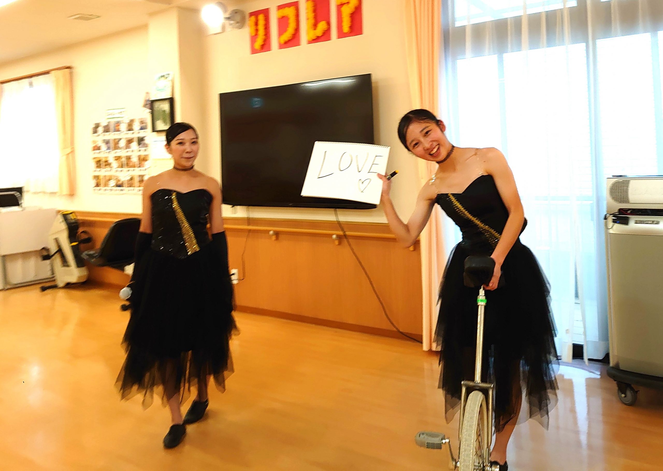 リフレア清水村松に一輪車パフォーマー来訪！