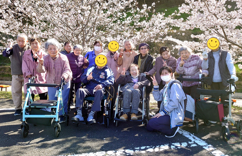 春満開！笑顔あふれるお花見レク🌸